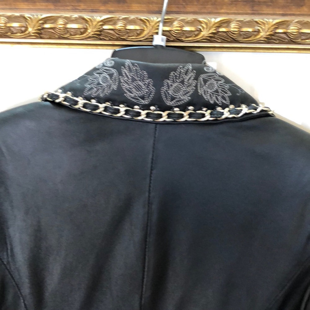 Leather jacket - Picture 5 of 10